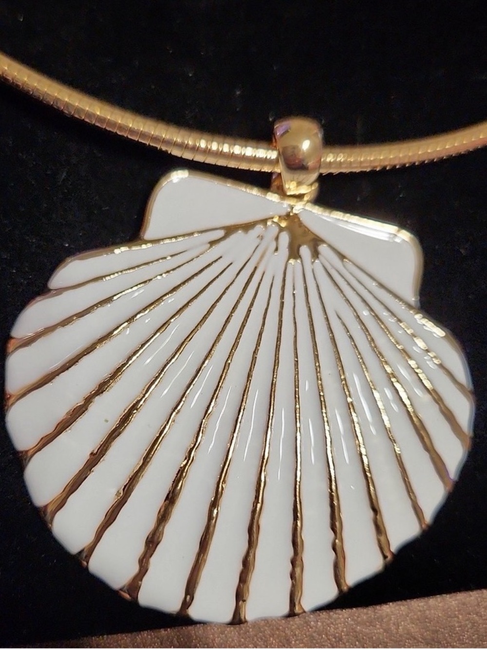 NWT ⚜️🐚⚜️ PIPER K Gold Tone Collar Necklace with Conch Shell Pendant - Picture 8 of 9